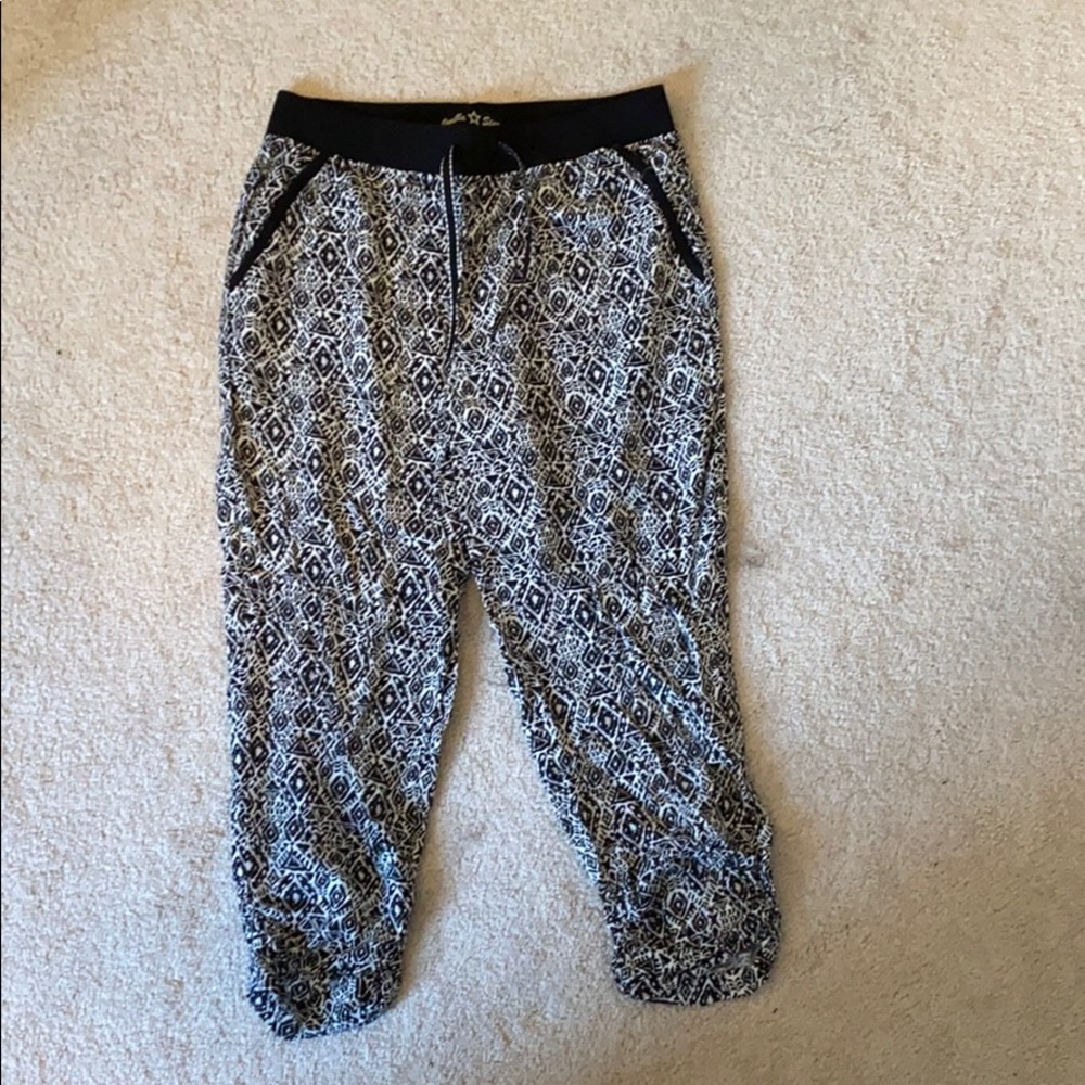 Printed girls joggers!